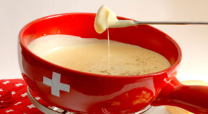 swissmilk-fondue-plausch-figugel-heisst-es-seit-den-50er-jahren[1]